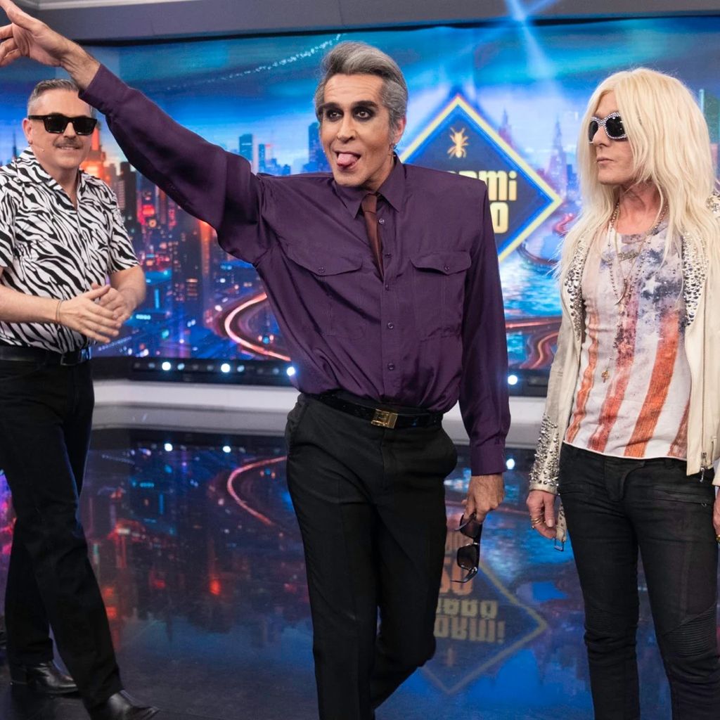 El marido de Alaska, con las Nancys Rubias