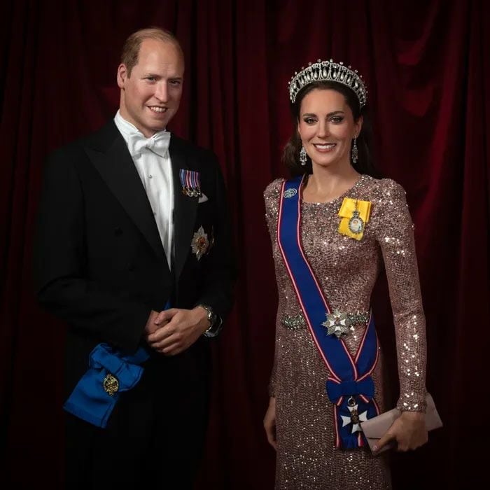 Figuras de cera del príncipe Guillermo y Kate Middleton en el museo Madame Tussauds de Londres