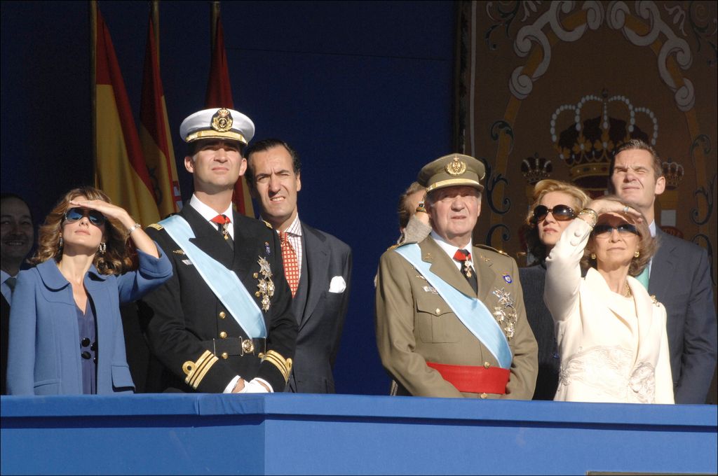Reyes Felipe y Letizia en el 12 de octubre de 2007