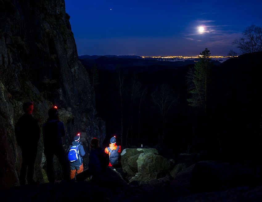 Caminata nocturna a Preikestolen, Noruega