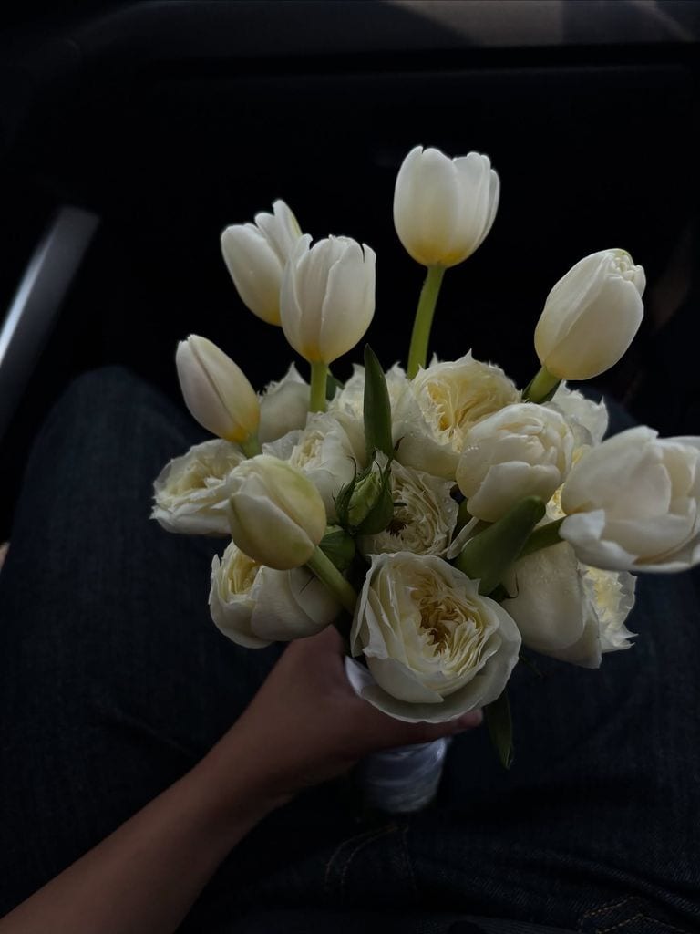 Ramo de novia blanco de tulipanes