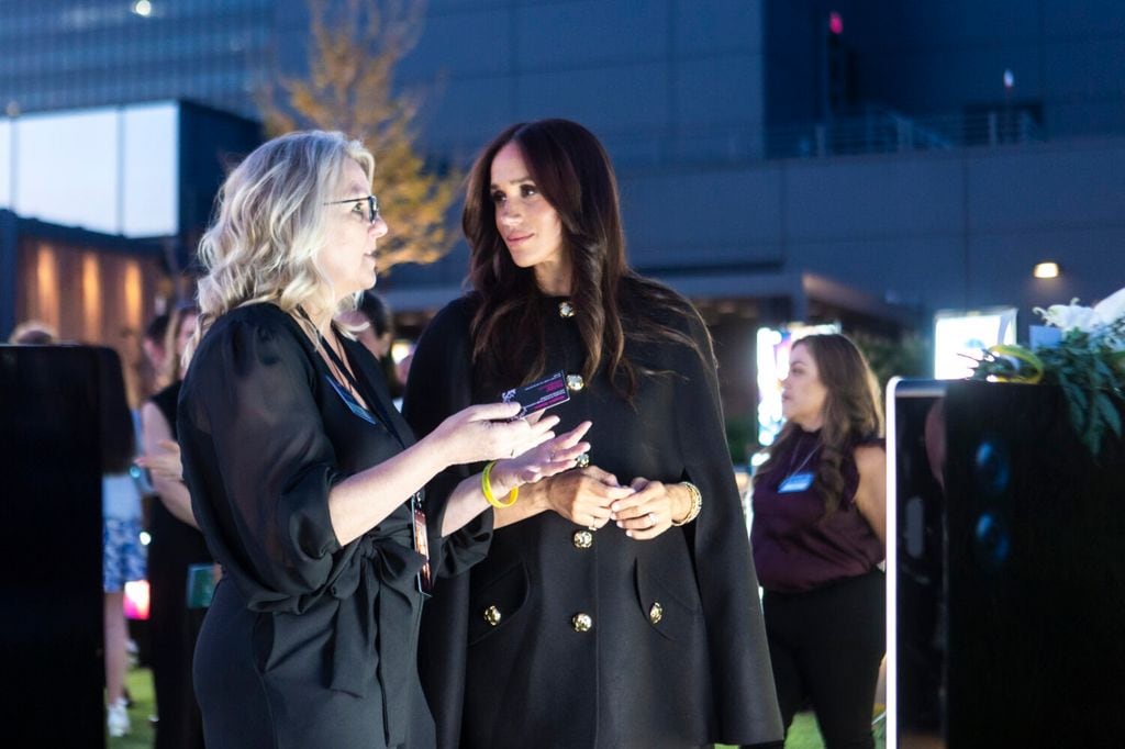 Meghan Markle y el príncipe Harry inauguran un monumento en Nueva York en honor a las vidas perdidas por las redes sociales: "Todos los niños deberían estar seguros"