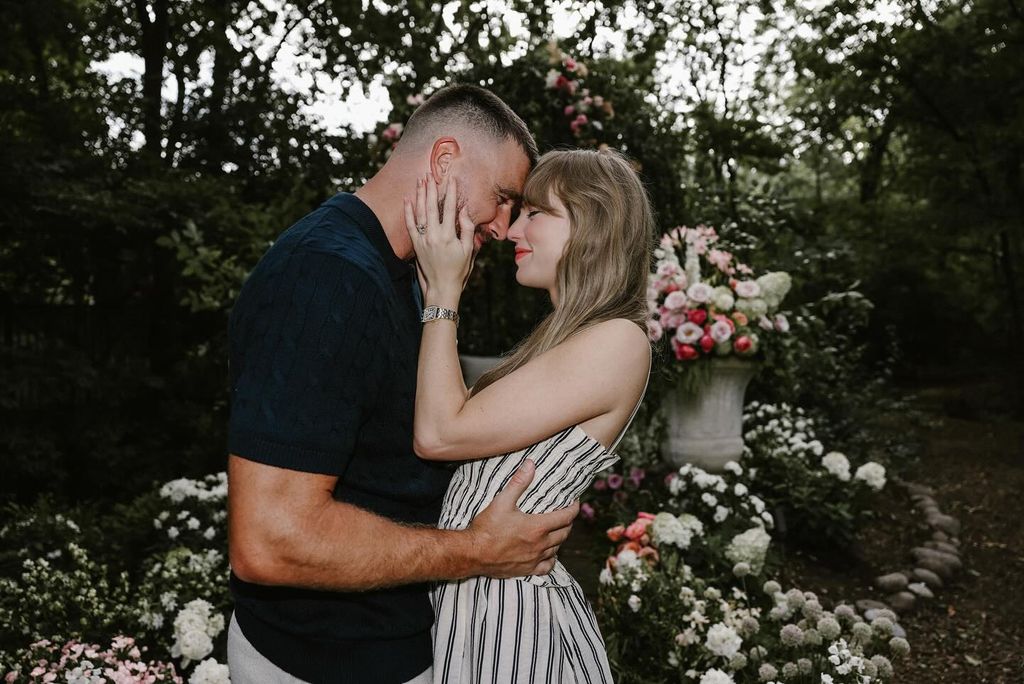 Taylor Swift y Travis Kelce se han comprometido.