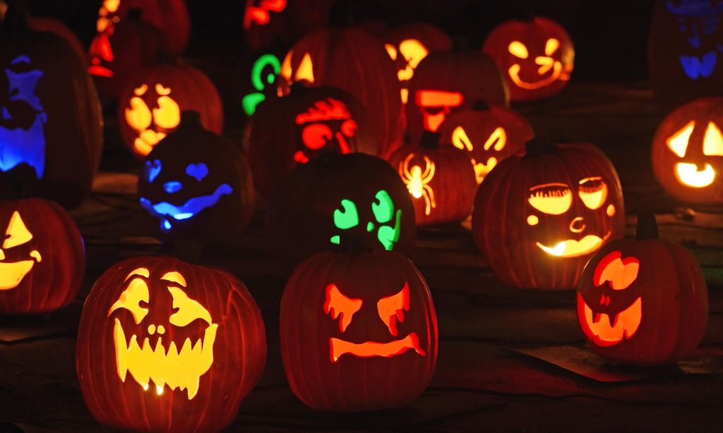 US-HALLOWEEN-PUMPKINS-SCULPTURES