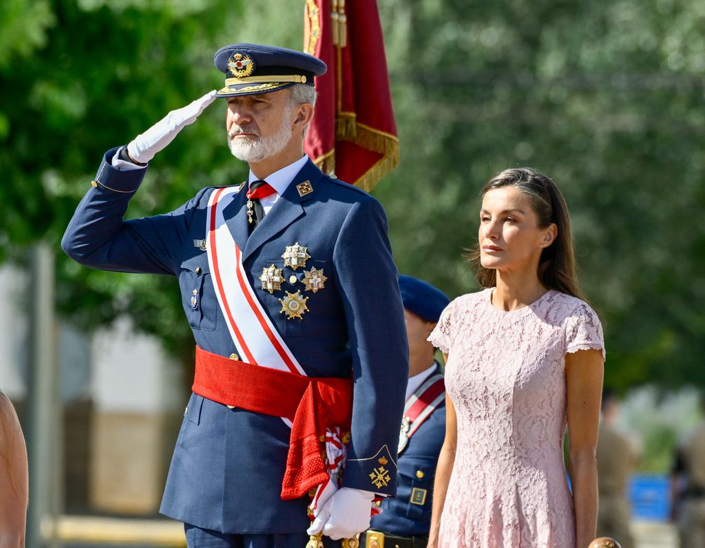 Los reyes Felipe y Letizia, durante los actos de despedida de la princesa Leonor en la Academia General del Aire y el Espacio en Murcia.