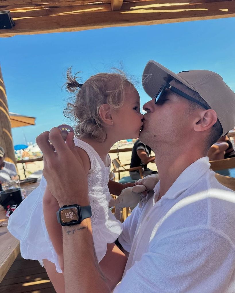 Álvaro Morata con su hija, de vacaciones familiares 