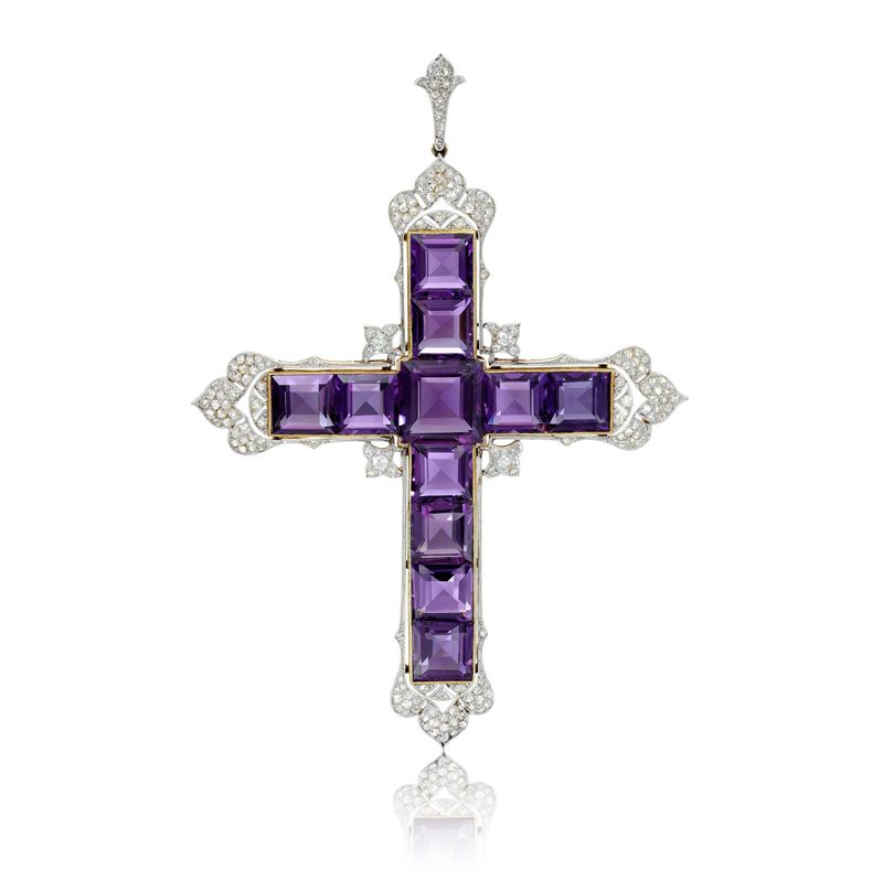 Cruz de amatistas y diamantes de Diana de Gales