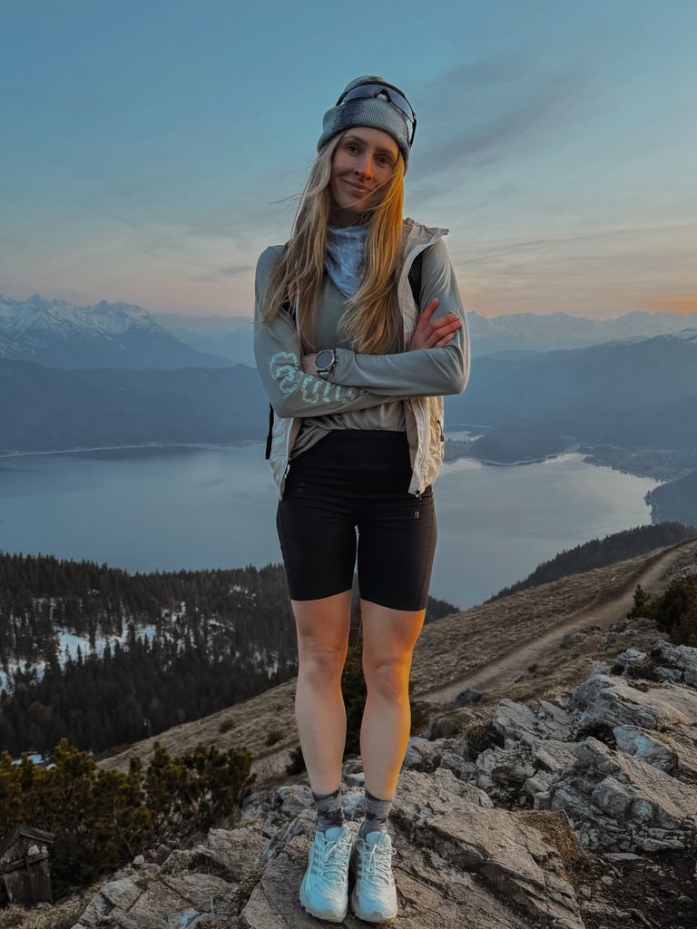Laura Viktoria Härtig, quien compartía en sus redes su pasión por la montaña, el ciclismo y los deportes al aire libre, falleció tras el accidente que sufrió durante su luna de miel junto a Tilman, con quien apenas llevaba unos días casada