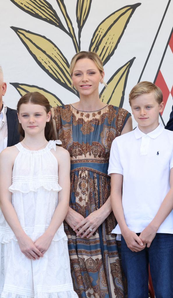 La princesa Charlene de Mónaco junto a su familia en los Rencontres des Sites historiques Grimaldi, 2026.