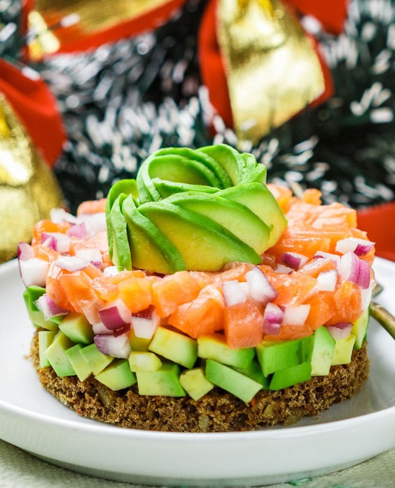 Tartar de aguacate y salmón.