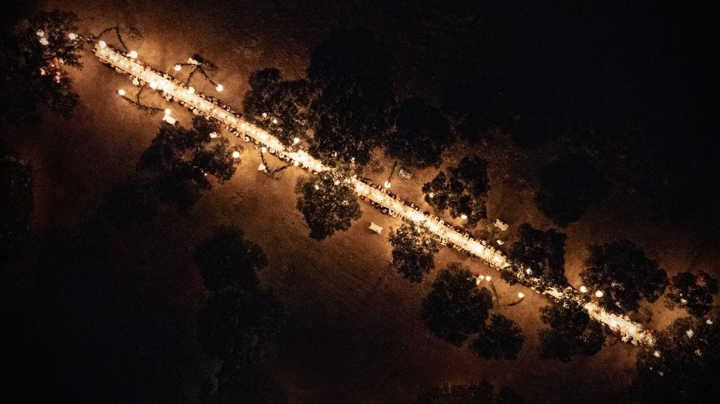 Mesa de bodas de noche