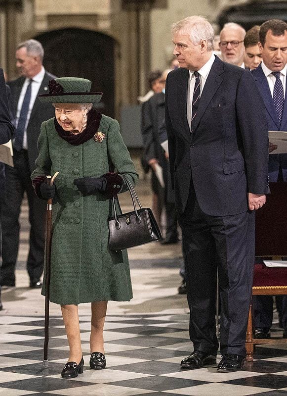 Isabel II y el príncipe Andrés