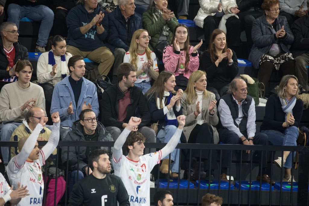 La infanta Cristina con Johanna Zott, Miguel y Juan Urdangarin anima a Pablo Urdangarin en su partido de balonmano en Barcelona 18  December 2024