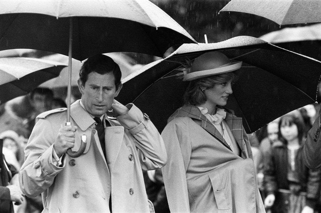 Diana de Gales y el entonces príncipe Carlos en Nueva Zelanda, 1983.