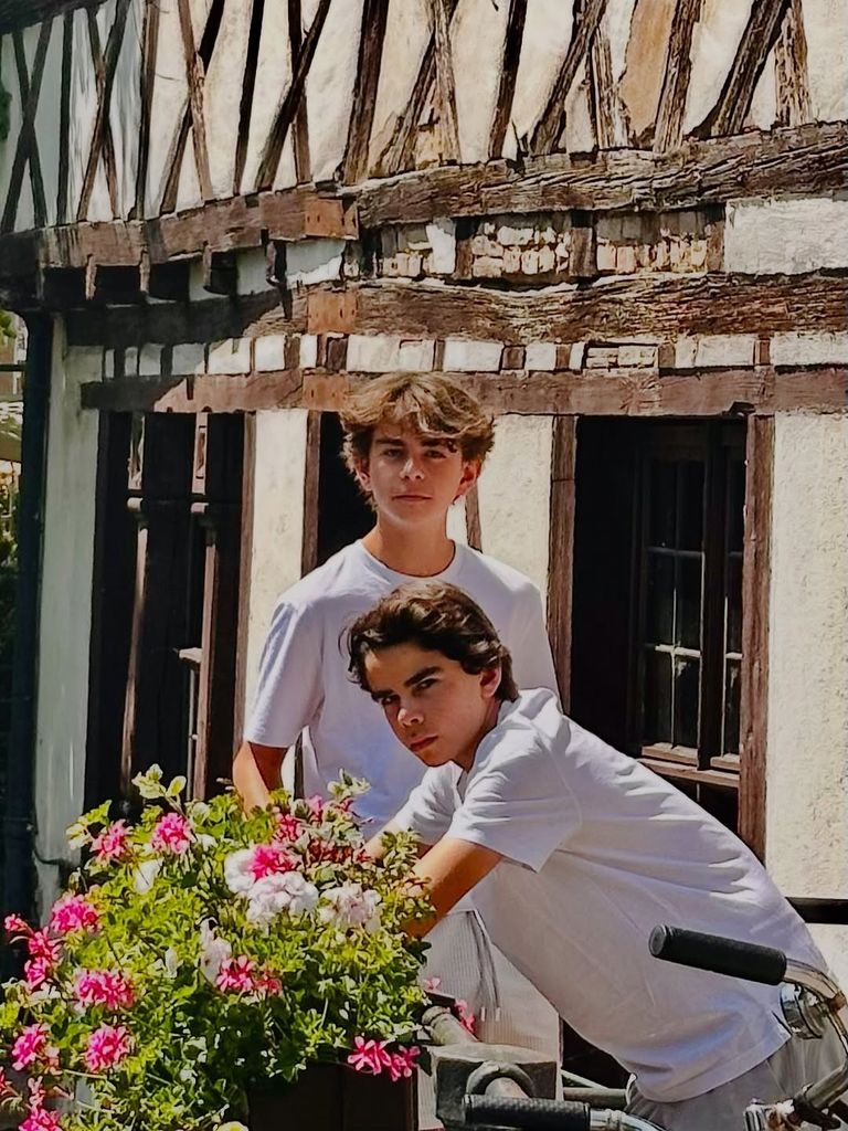 Paola Rojas captó esta especial foto de sus mellizos en Alemania.