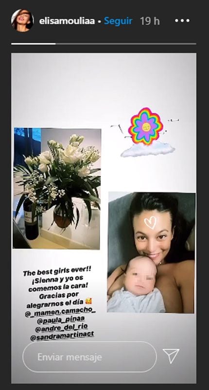 Elisa Mouliaá da el 'primer paseíto' su hija recién nacida