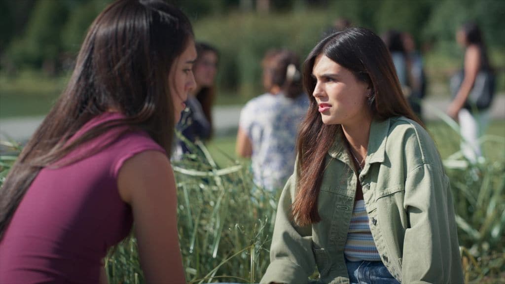 Romina Poza en una escena de la telenovela 'Hermanas, Un Amor Compartido'