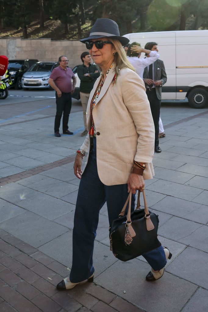 La infanta Elena en su llegada a la plaza de toros de Las Ventas