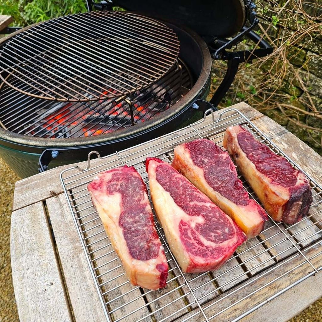 Estos son los lomos bajos de carne gallega que cocinó Henry Cavill