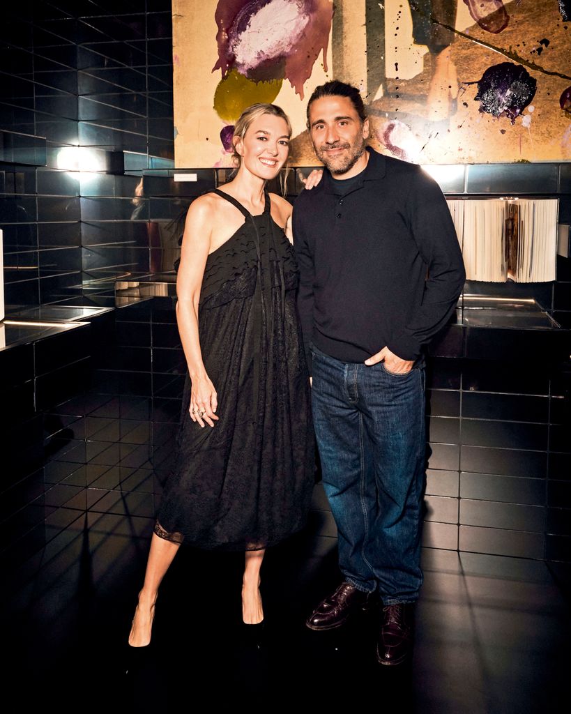Marta Ortega y Carlos Torretta en la pop-up de «Re Zara» en París. 