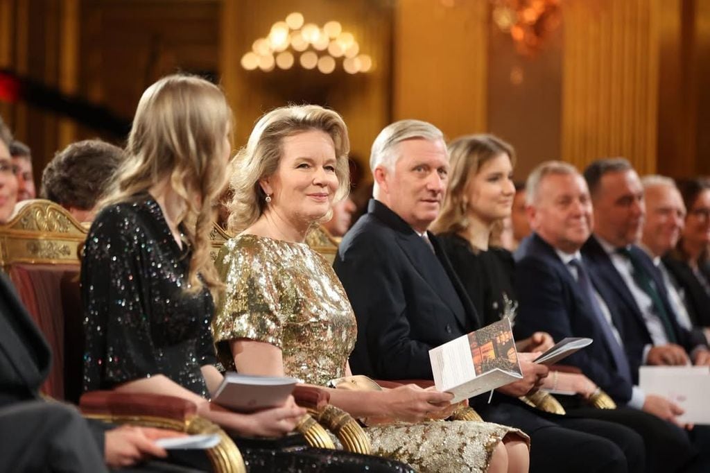 El rey Felipe de Bélgica, la reina Matilde de Bélgica, la princesa Isabel de Bélgica y la princesa Leonor de Borbón recibirán a unos 550 invitados esta noche en el Palacio Real para el concierto de Navidad.