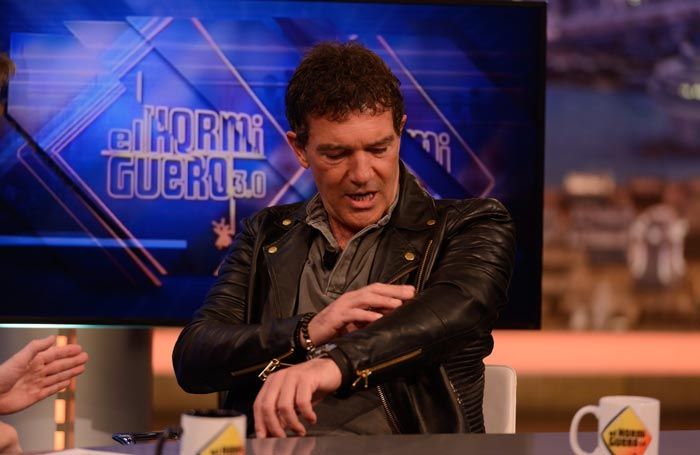 Está estudiando diseño y la ropa que llevaba en el programa la había diseñado él, tal y como lo contó

