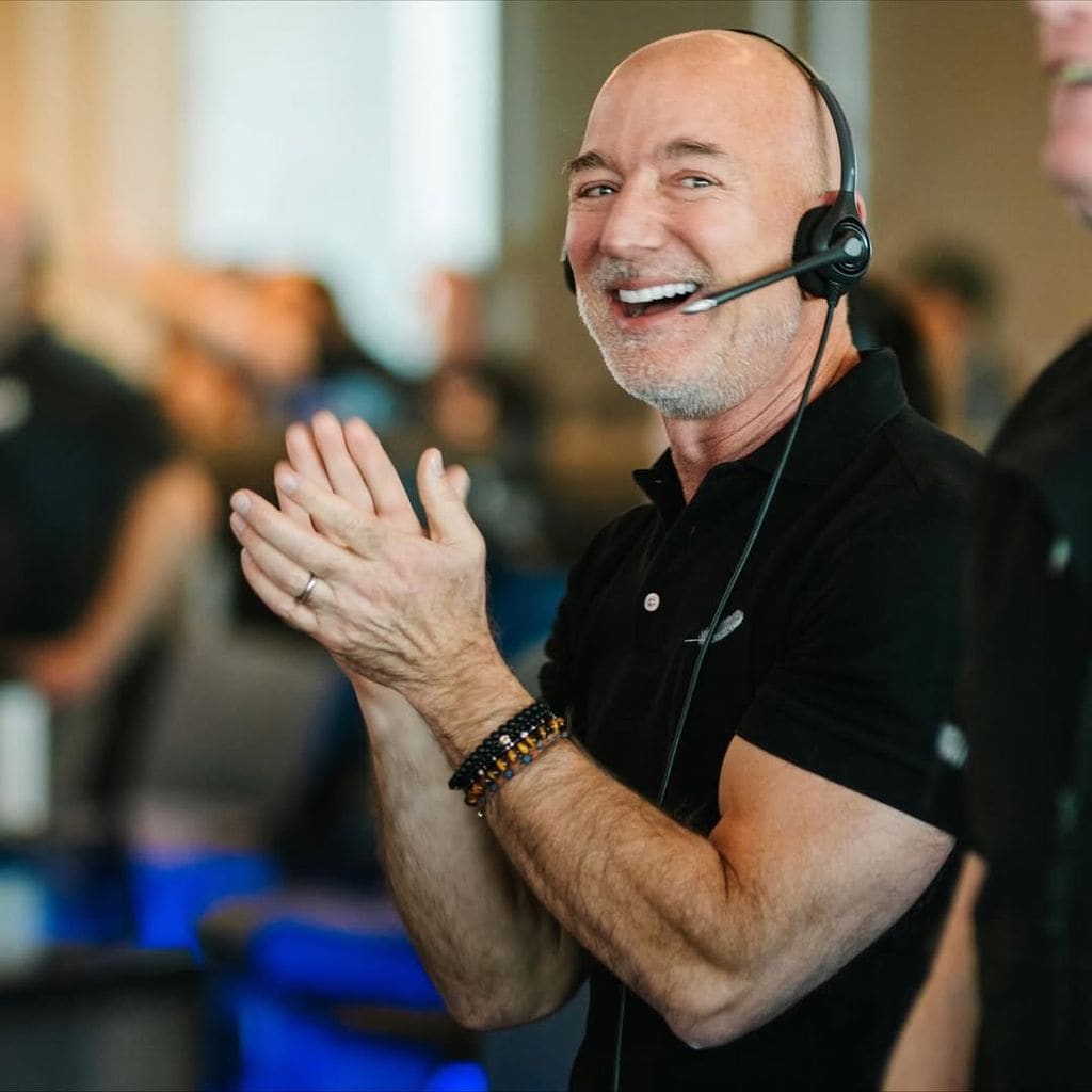 Jeff Bezos feliz tras el exitoso lanzamiento del New Glenn