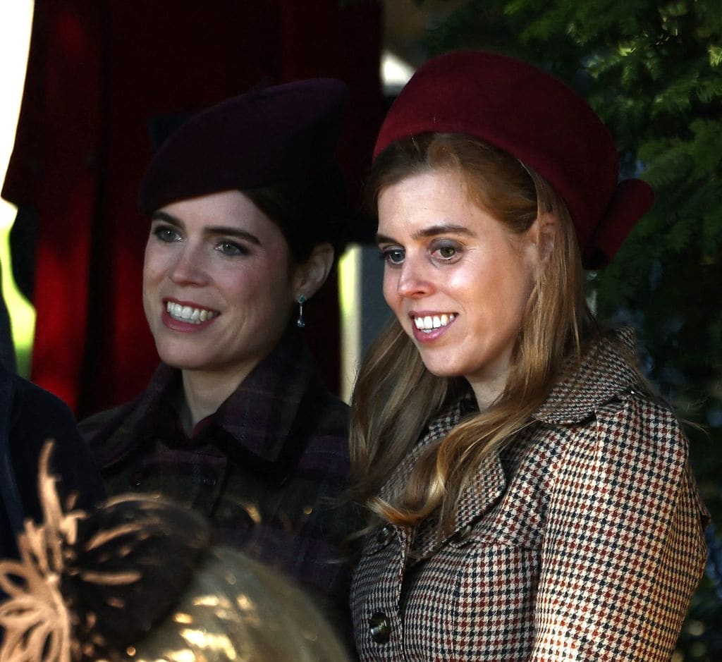 Eugenia y Beatriz de York en Sandringham