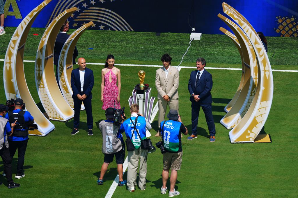 Andres Iniesta, Ho-yeon, Carlos Alcaraz y Mario Kempes