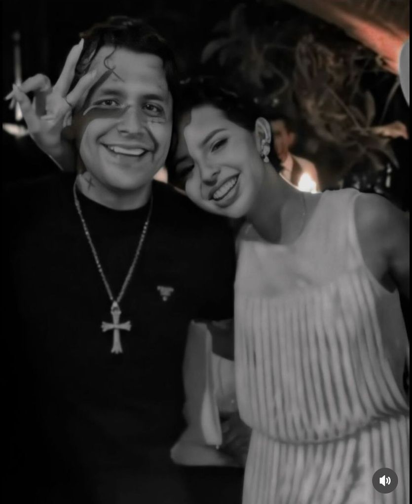 Ángela Aguilar tuvo un tercer vestido para su boda con Nodal.