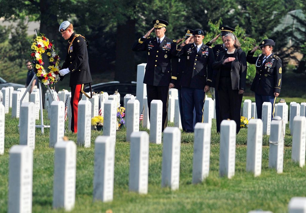 El príncipe Harry, en el Cementerio de Arlington en 2013
