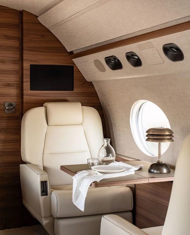 Su equipo ha diseñado incluso interiores de aviones