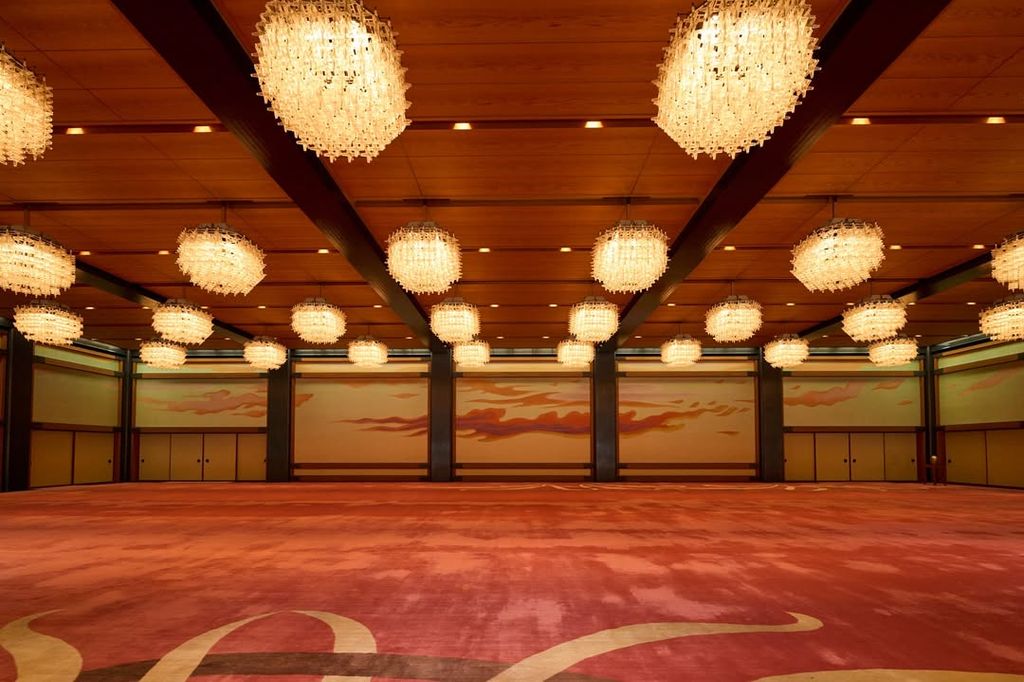 El salón donde se realizan los grandes banquetes de Estado en el Palacio Imperial de Japón