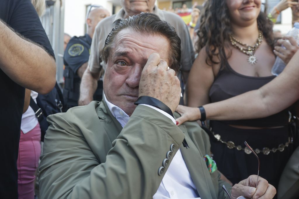 'El Soro' muy emocionado en el homenaje de Ferran Torres