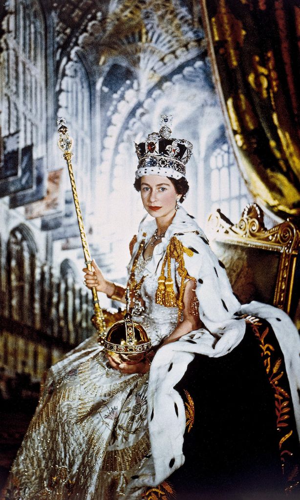 ISABEL II HOLA PLUS