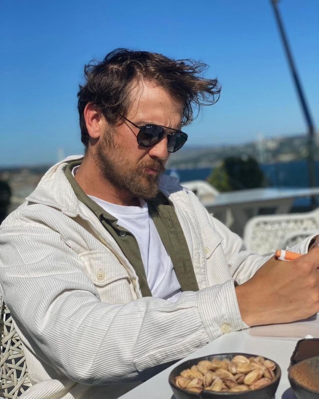 Bige Önal y Aras Bulut İynemli, de 'Love is in the air' e 'Içerde', rompen tras 7 años de relación