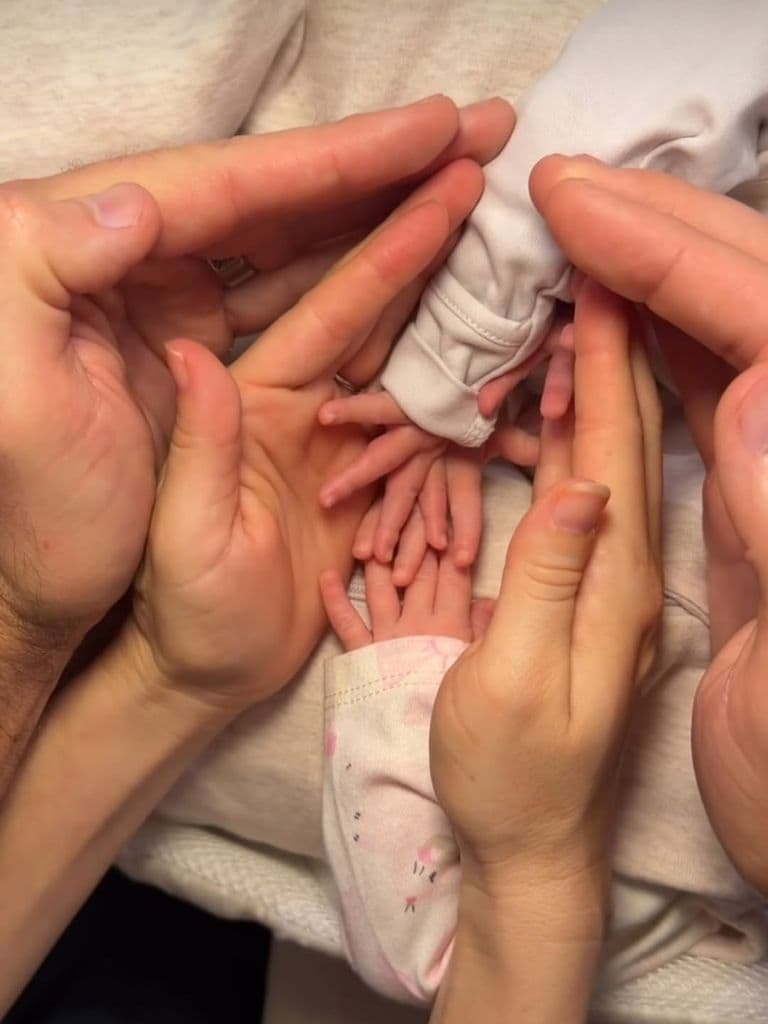 Martha Higareda compartió esta nueva foto de su familia.