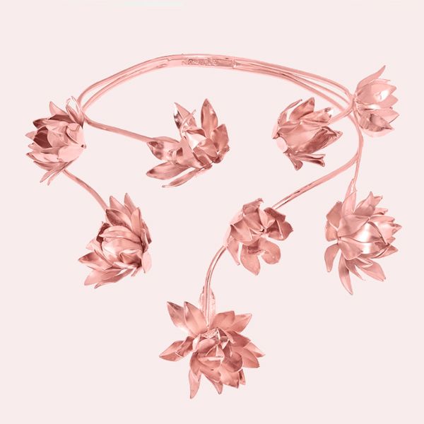 Suma Cruz Collar Floración