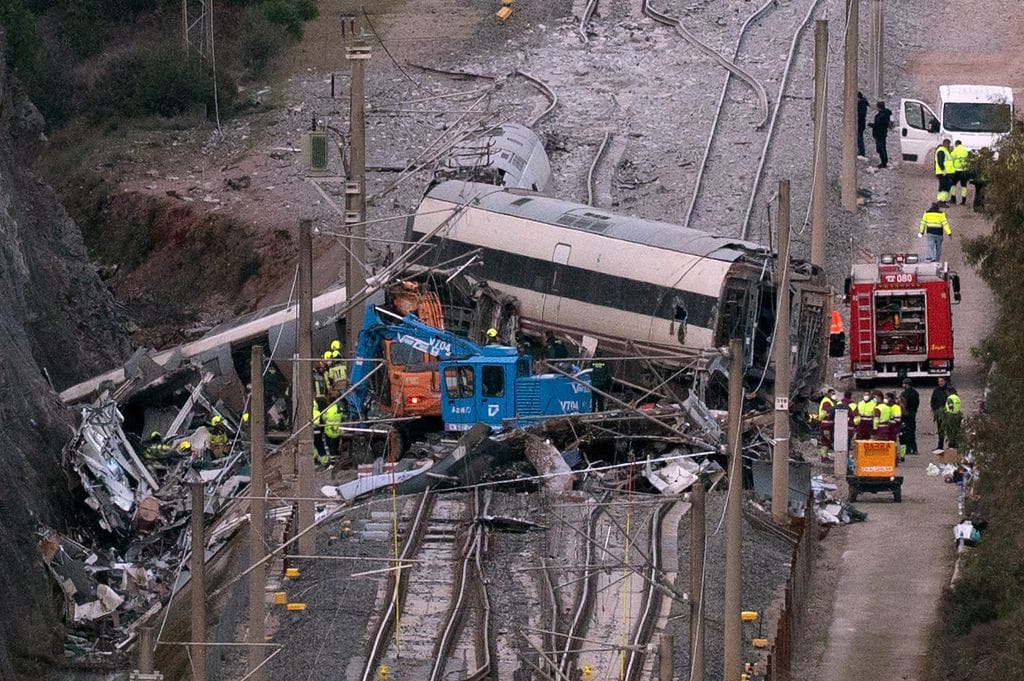 Vagones del tren Alvia implicado en el accidente de Adamuz, que impactó con los últimos coches del Iryo tras el descarrilamiento