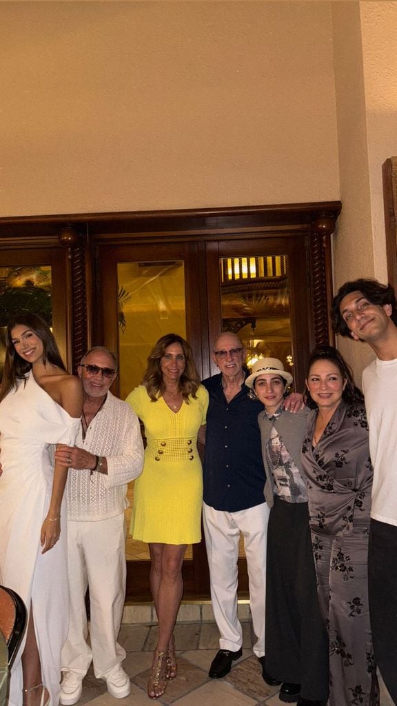 La familia Estefan celebró junta