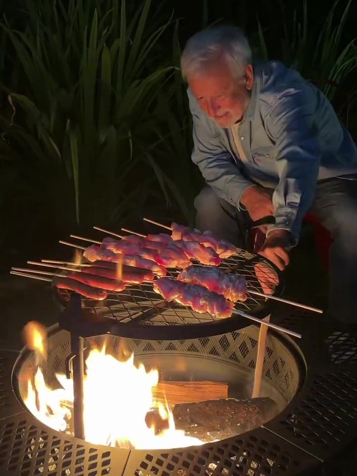 Camilo publicó imágenes de su padre, Eugenio Echeverry.
