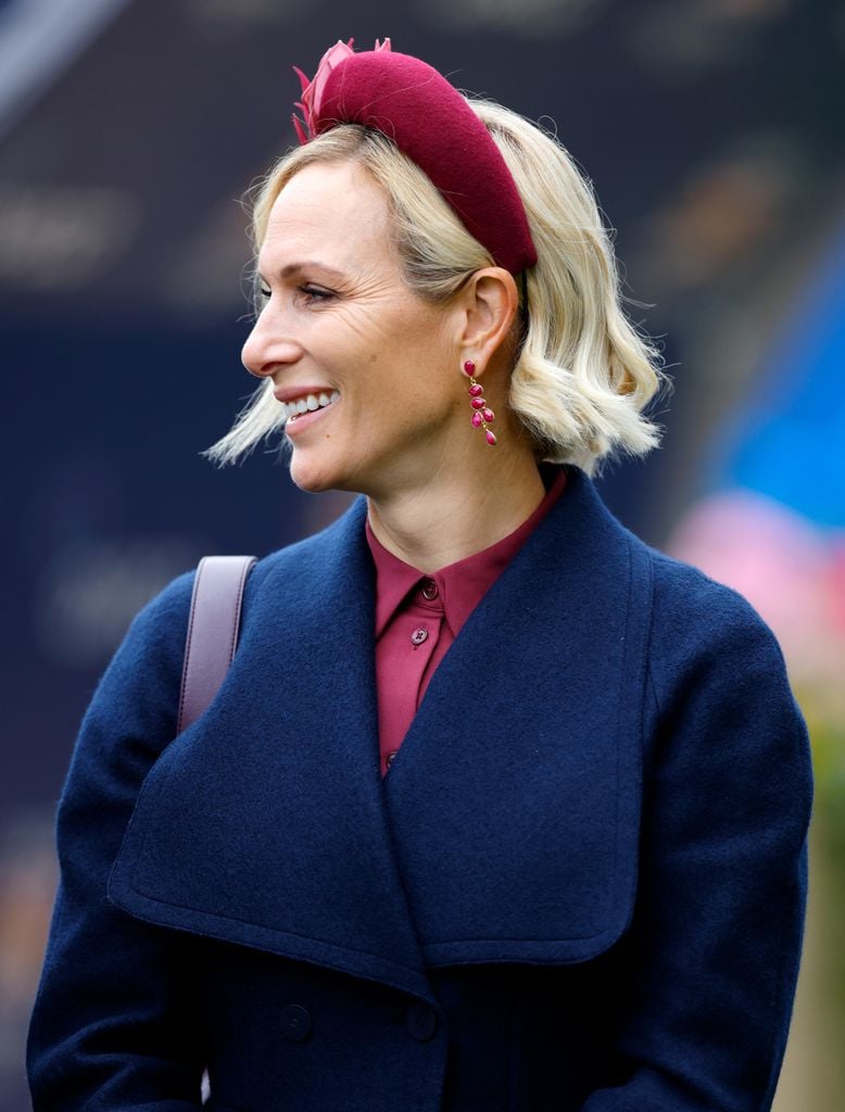 Zara Tindall asiste al Ascot Champions Day, 2025. 