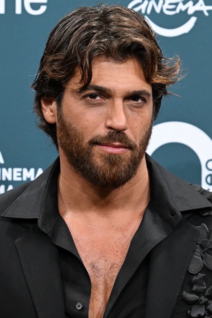 Can Yaman tiene su versión de los hechos, ocurridos en el barrio de Otarköy, en Estambul.