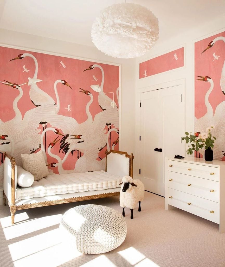 Papel pintado con garzas de Gucci