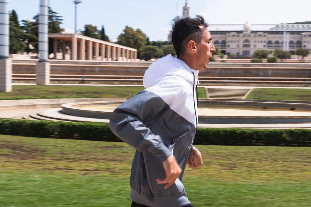 Álex Roca, haciendo running