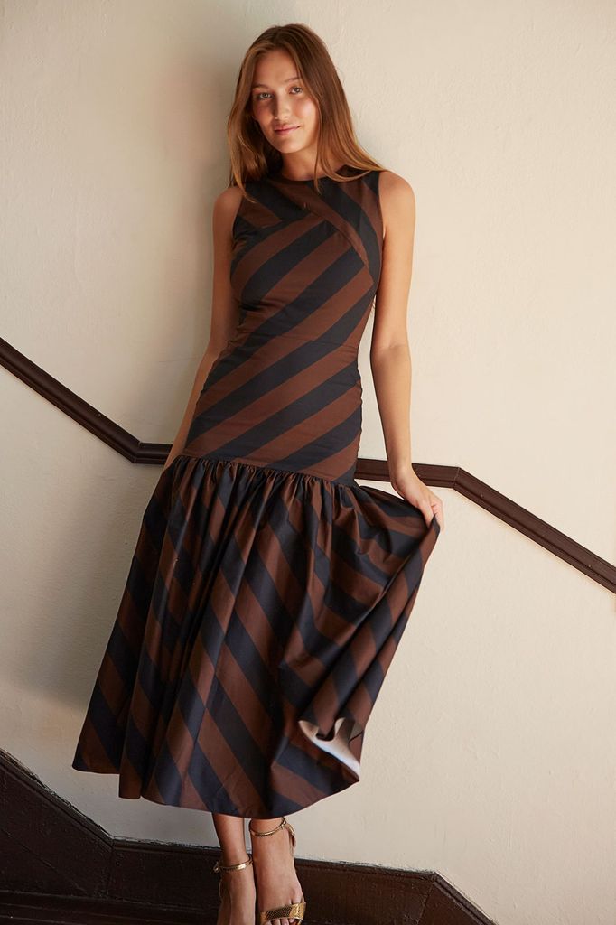 Saca provecho a tus vestidos de verano en invierno como Inés de Cominges