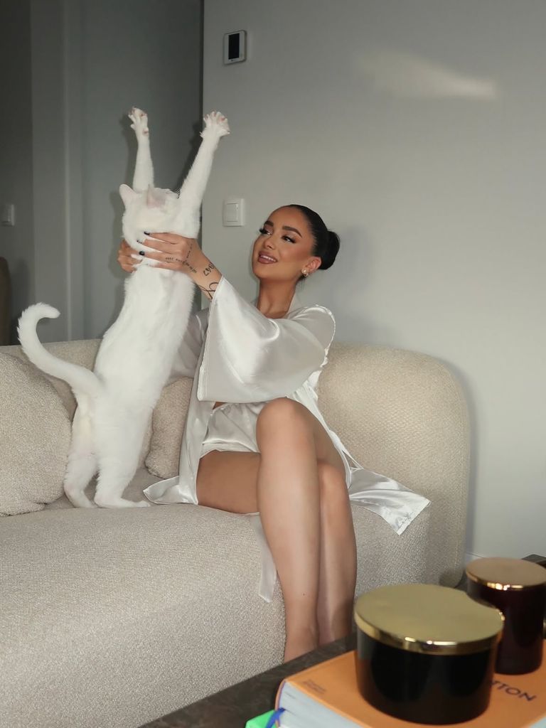 Julia Janeiro ya disfruta junto a sus mascotas de su nuevo hogar