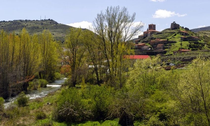 Localidad de Enciso en torno al río Cidacos.