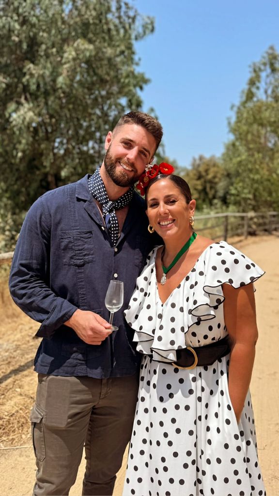Anabel Pantoja con su novio David en El Rocío