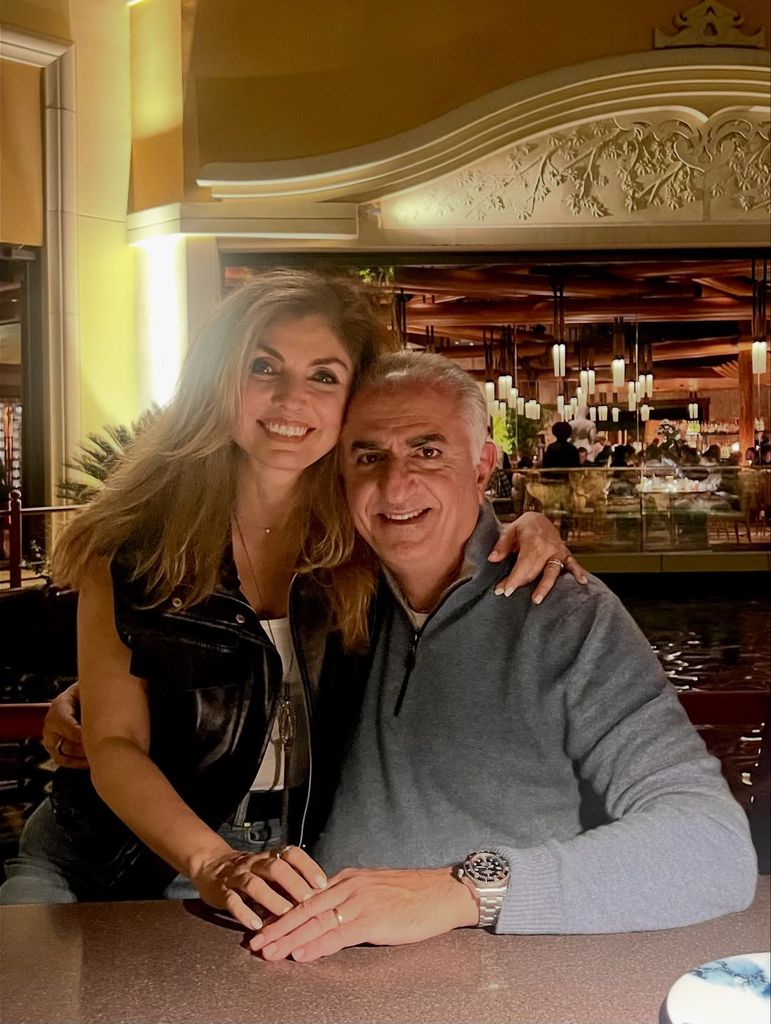Yasmine Pahlavi con su marido Reza